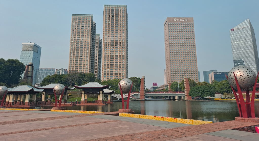 Qiandenghu urban view