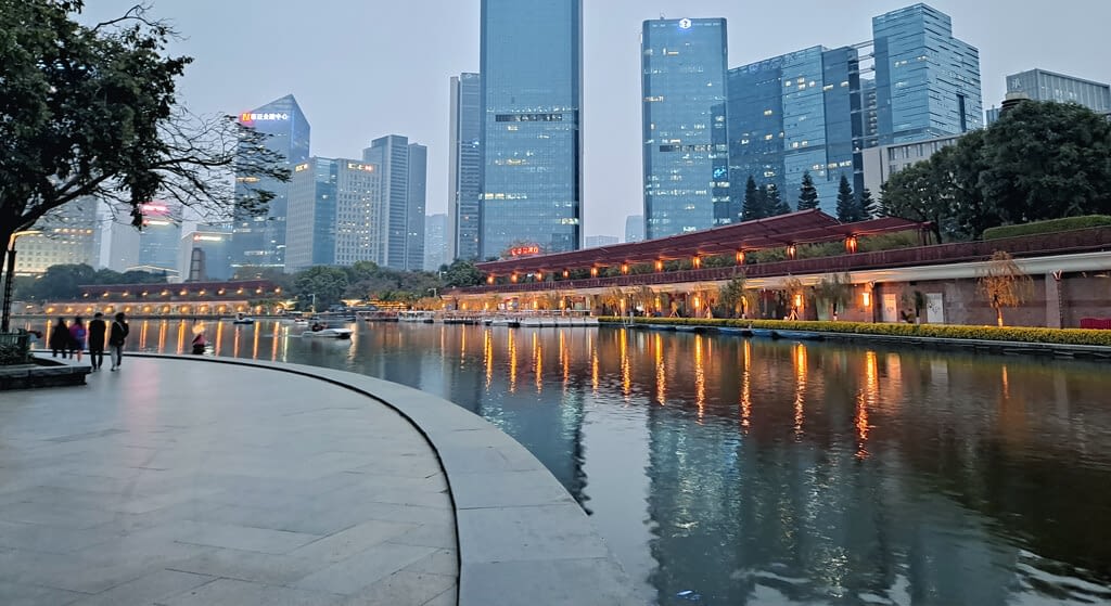 Qiandenghu lake view