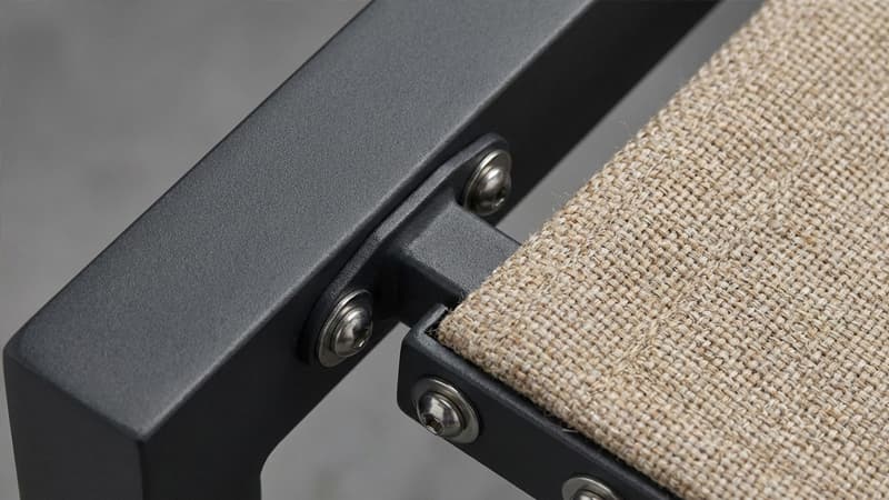 כיסא חוץ - תמונת תקריב