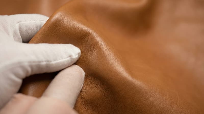 עור נאפה איכותי - תמונת תקריב