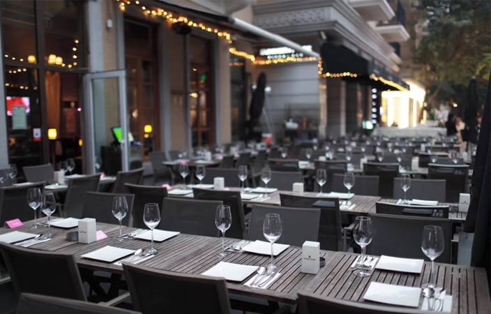 מסעדה בעיר פושאן - פיצה בר אוכל איטלקי ובשרים - סאמר האוס