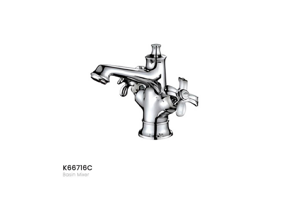 תקריב של ברז ורסאי כסוף דגם K66716C - עיצוב מלכותי, פרטים עדינים