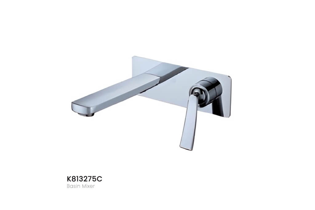 תקריב ברז מיקסר לקיר דגם K813275C - פרטי מתכת נקיים, גימור מודרני