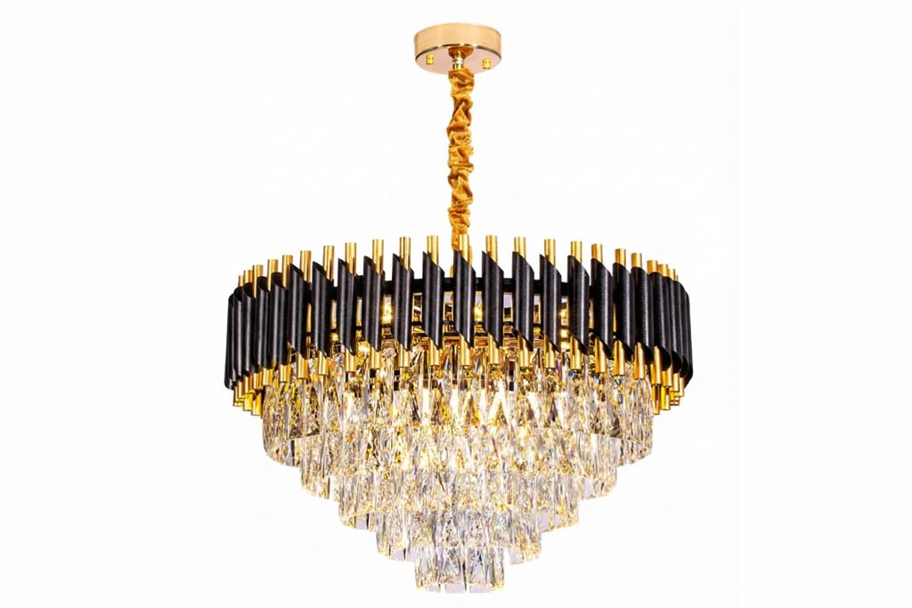 שנדליר בעיצוב מודרני עם גלילי אלומיניום מוברש וקריסטלים