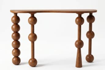 קונסולה בגוון עץ עם רגליים כדוריות דגם BEADS