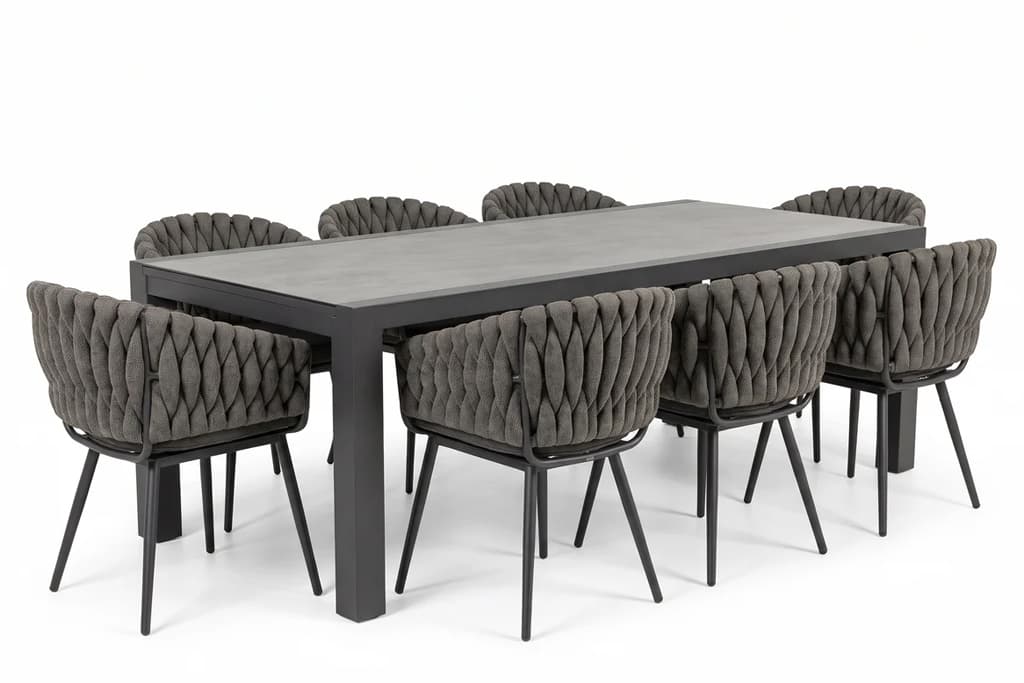 פינת אוכל חיצונית דגם CHARCOAL לאירוח בגינה או במרפסת