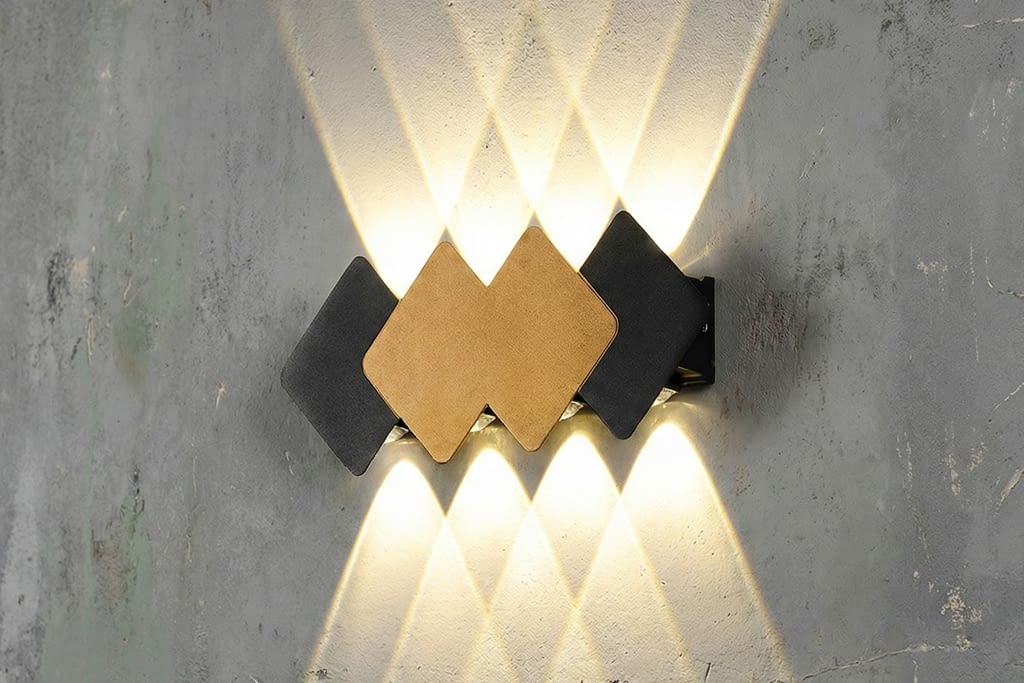 גוף תאורה בעיצוב יוקרתי מעוינים. זהב ושחור דגם ZKL-OT-DIA004