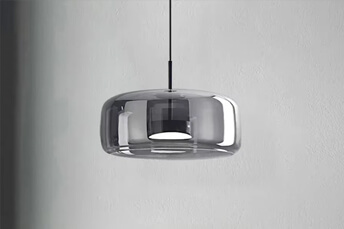 גוף תאורה תלוי יוקרתי עם LED פנימי וגוף זכוכית שקוף למחצה יבוא אישי מסין, תאורה לבית בעיצוב מודרני