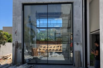 חלון אלומיניום פרופיל מינימל ענק בוילה בישראל